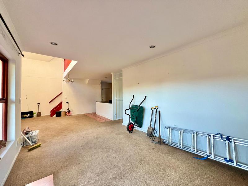 8 Bedroom Property for Sale in Hout Bay Western Cape